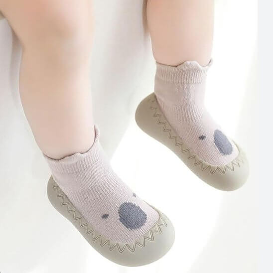 Chaussure bebe confortables pour les premiers pas avec un design mignon de koala.